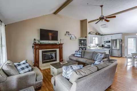 102 Piccadilly Ct, Goode, VA 24556 photo 4