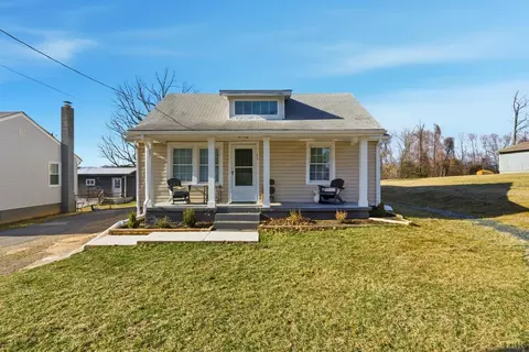 609 Pine Dr, Lynchburg, VA 24503