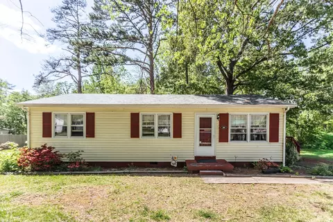 205 Lombardy St, Appomattox, VA 24522