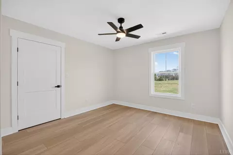 Bedroom - 100 Rolling Rd, Moneta, VA 24121 photo 8 of 10