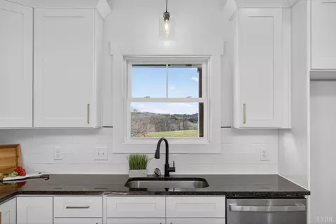 Kitchen - 100 Rolling Rd, Moneta, VA 24121 photo 5 of 6