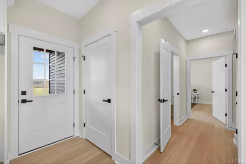 Entry Way - 100 Rolling Rd, Moneta, VA 24121 photo 3 of 6