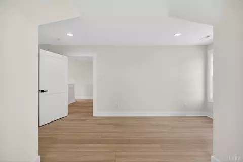 Bedroom - 100 Rolling Rd, Moneta, VA 24121 photo 7 of 10