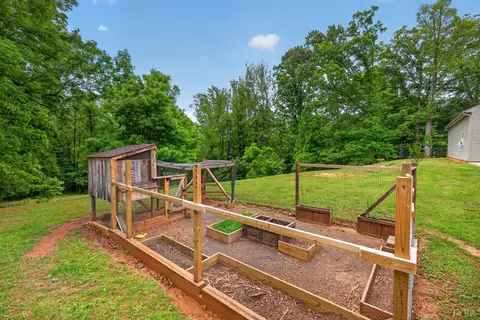 Exterior - 1249 Cedar Gate Rd, Monroe, VA 24574 photo 18 of 25