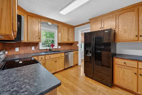 Kitchen - 180 Hydaway Dr, Forest, VA 24551 photo 2 of 3