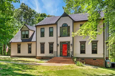 209 Smith Dr, Farmville, VA 23901