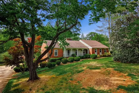 1271 Church St, Appomattox, VA 24522