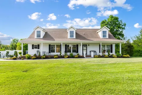 136 Montfair Dr, Amherst, VA 24521