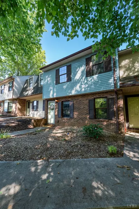 34 Cape Point Ct, Lynchburg, VA 24502
