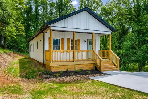 1513 Monsview Pl, Lynchburg, VA 24504