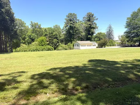 Exterior - 302 Halifax St, Phenix, VA 23959 photo 16 of 19
