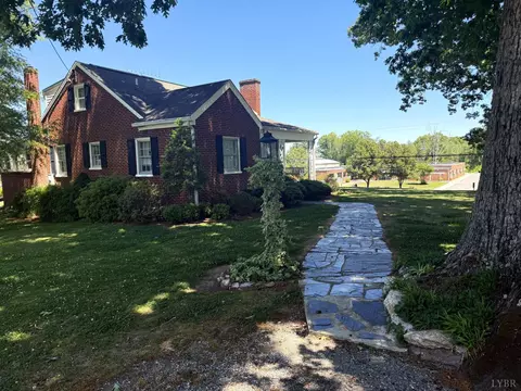 Exterior - 302 Halifax St, Phenix, VA 23959 photo 8 of 19