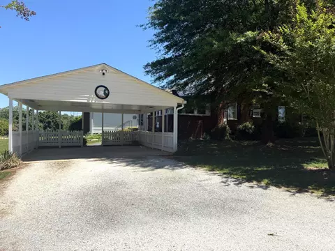 Exterior - 302 Halifax St, Phenix, VA 23959 photo 7 of 19