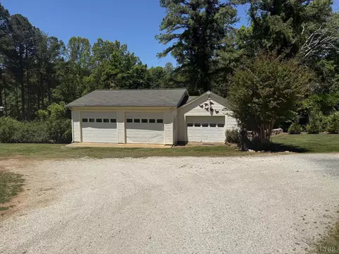 Exterior - 302 Halifax St, Phenix, VA 23959 photo 9 of 19