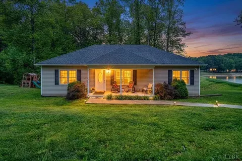 1508 Brookville Cir, Lynchburg, VA 24502