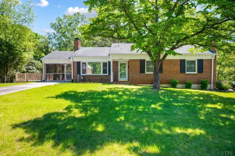 2416 Castle Pl, Lynchburg, VA 24503