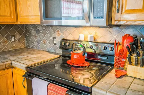 Kitchen - 268 Cedar Hill Dr, Amherst, VA 24521 photo 7 of 8