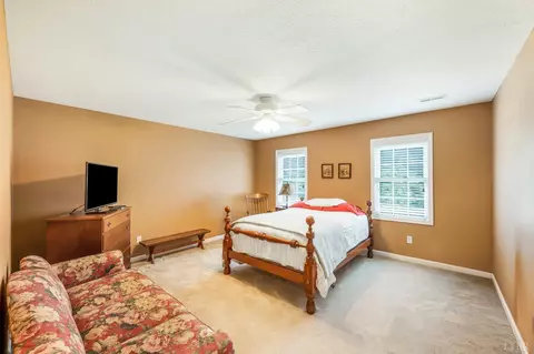 Bedroom - 268 Cedar Hill Dr, Amherst, VA 24521 photo 4 of 6