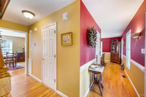 Entry Way - 268 Cedar Hill Dr, Amherst, VA 24521 photo 3 of 8