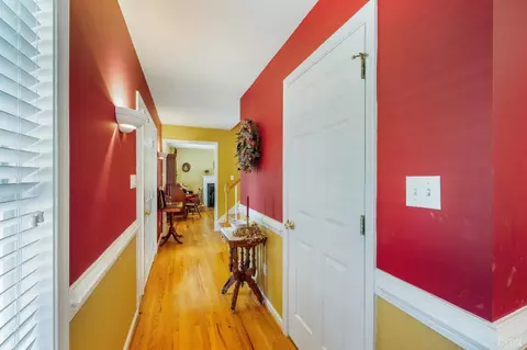 Entry Way - 268 Cedar Hill Dr, Amherst, VA 24521 photo 4 of 8