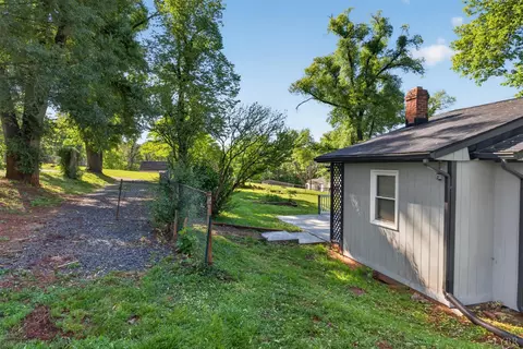 Exterior - 151 Brooks St, Monroe, VA 24574 photo 9 of 15