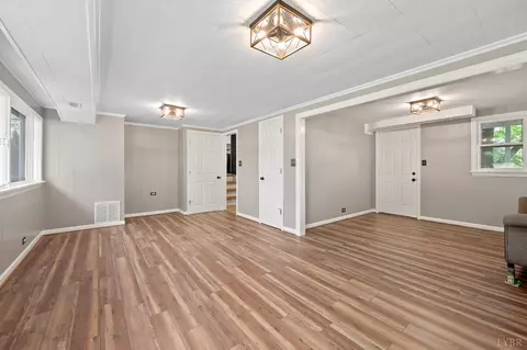 Living - 142 Whitehead Dr, Amherst, VA 24521 photo 6 of 6