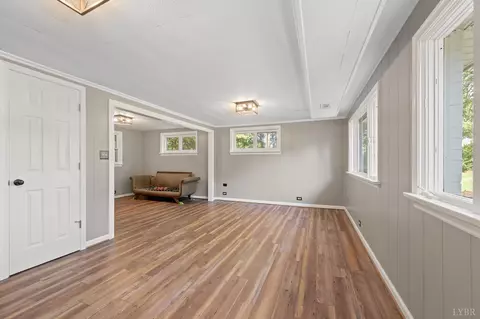 Living - 142 Whitehead Dr, Amherst, VA 24521 photo 5 of 6