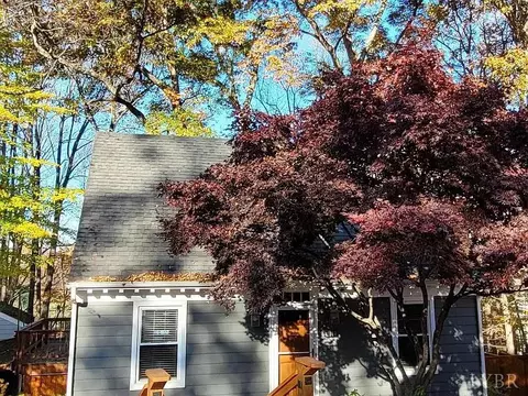 102 Slate Pl, Charlottesville, VA 22902