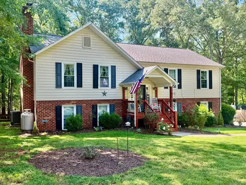 210 Woodville Dr, Forest, VA 24551
