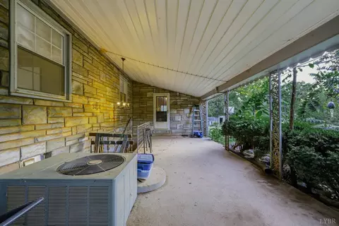 Exterior - 402 Prospect Rd, Hurt, VA 24563 photo 3 of 7