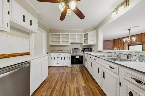 Kitchen - 402 Prospect Rd, Hurt, VA 24563 photo 2 of 6
