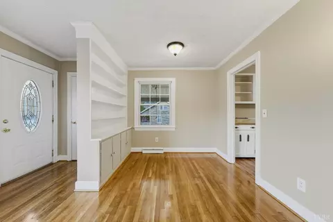 Living - 402 Prospect Rd, Hurt, VA 24563 photo 4 of 10
