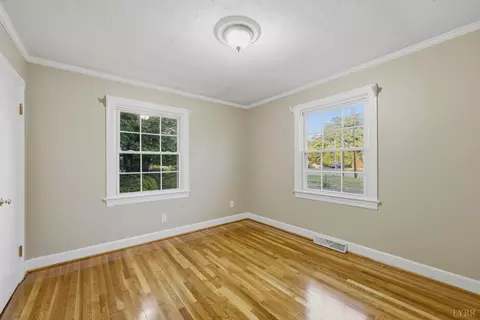 Bedroom - 402 Prospect Rd, Hurt, VA 24563 photo 2 of 6