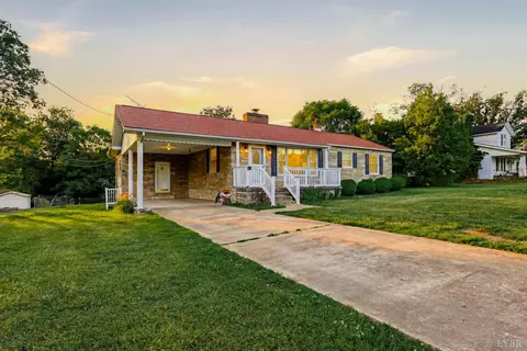 402 Prospect Rd, Hurt, VA 24563