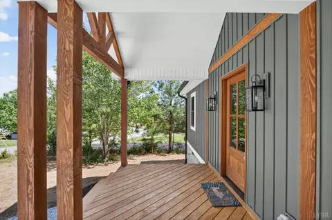 126 Dale Dr, Madison Heights, VA 24572