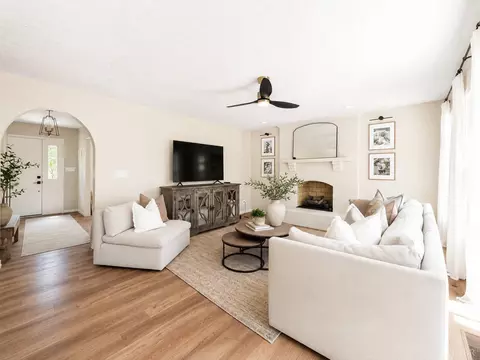 Living - 1184 Abbey Pl, Forest, VA 24551 photo 2 of 4