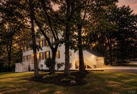 1184 Abbey Pl, Forest, VA 24551