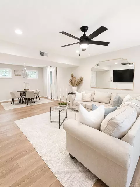 Living - 1184 Abbey Pl, Forest, VA 24551 photo 3 of 4