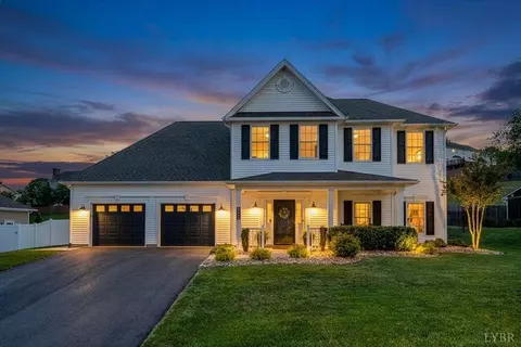 5924 Crumpacker Dr, Roanoke, VA 24012