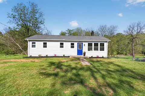228 Chapel Ln, Lynchburg, VA 24501