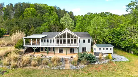 209 Leesville Lake Ct, Pittsville, VA 24139