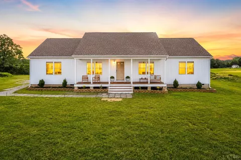 1136 Ryan Estates Ln, Bedford, VA 24523