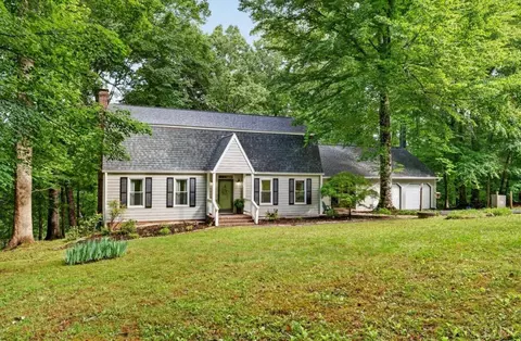 275 Fox Hill Rd, Rice, VA 23966