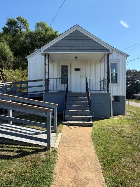 901 Lola, Altavista, VA 24517