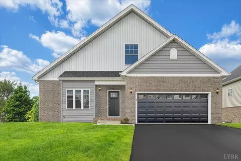 1 Snowfield Cir, Lynchburg, VA 24503
