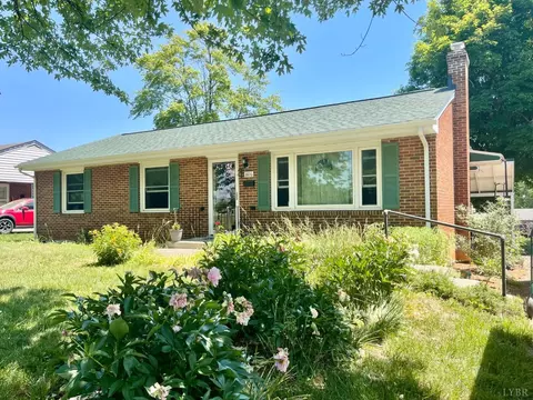 806 Baltimore Ave, Bedford, VA 24523