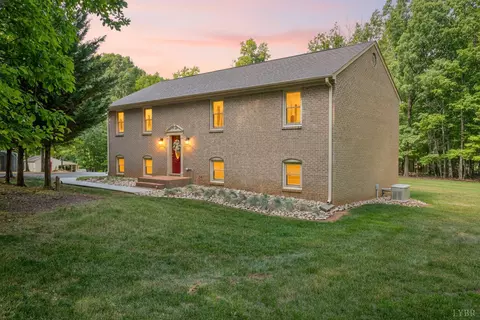 970 Holiday Ln, Lynchburg, VA 24504
