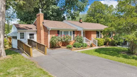 405 Oakland Cir, Lynchburg, VA 24502