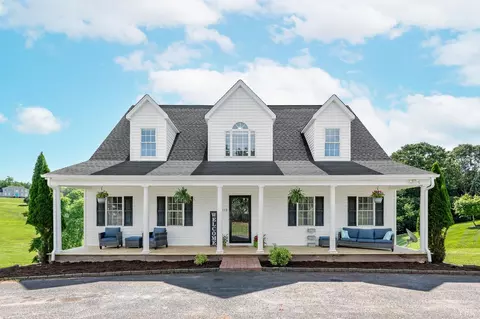 113 Kings Grant Dr, Goode, VA 24556