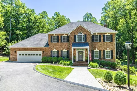 208 Mill Ln, Lynchburg, VA 24503